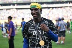 西甲联赛：毕尔巴鄂竞技逆袭反弹，赫罗纳积分榜垫底困境